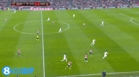 绿帽哥：皇马对阿诺德的表现极为不满，32万欧周薪却频受伤