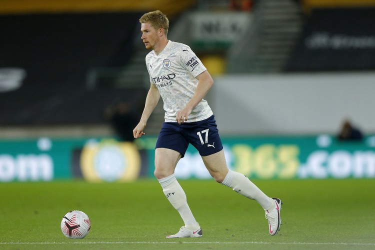 杜兰特连续得分，全队士气高涨