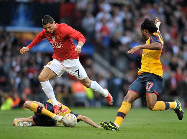 利物浦晒与毕包两场季前赛海报：维尔茨、范戴克、萨拉赫出镜